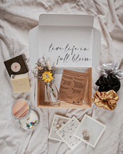 Load image into Gallery viewer, Live Life in Full Bloom Gift Box
