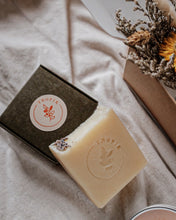 Load image into Gallery viewer, Live Life in Full Bloom Gift Box