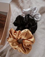 Load image into Gallery viewer, Live Life in Full Bloom Gift Box