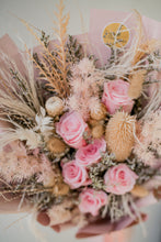 Load image into Gallery viewer, Close up of dried flower bouquet 
