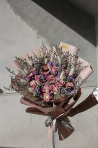 Luxury preserved roses arrangement that lasts for years, perfect for anniversaries and proposals.